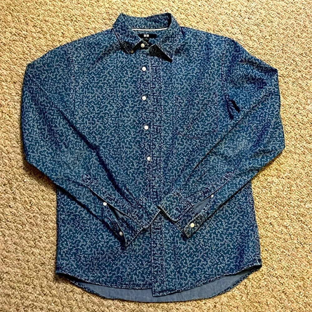 Men’s small Uniqlo long sleeve button down navy blue